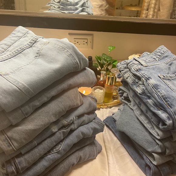 Levis, Levis and more and more Levis - Picture 2 of 2